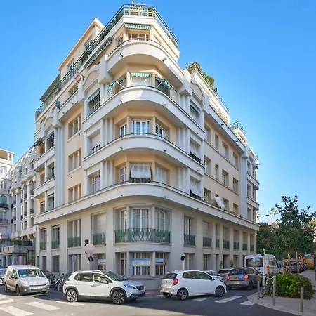 דירה Sunlight - Daffia - Beautifully Renovated Studio, Pad In *