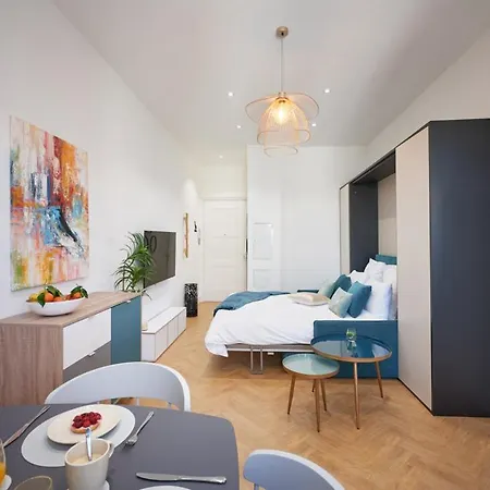 Sunlight - Daffia - Beautifully Renovated Studio, Pad In