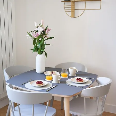 Sunlight - Daffia - Beautifully Renovated Studio, Pad In アパート