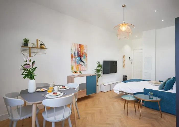 Sunlight - Daffia - Beautifully Renovated Studio, Pad In