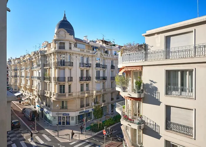 Sunlight - Daffia - Beautifully Renovated Studio, Pad In شقة نيس