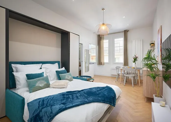 Sunlight - Daffia - Beautifully Renovated Studio, Pad In Lejlighed