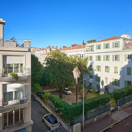 Sunlight - Daffia - Beautifully Renovated Studio, Pad In 아파트