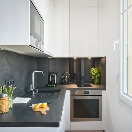 아파트 Sunlight - Daffia - Beautifully Renovated Studio, Pad In