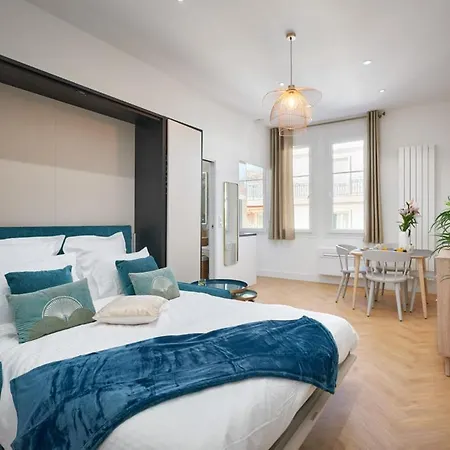 Sunlight - Daffia - Beautifully Renovated Studio, Pad In 아파트