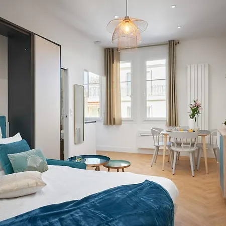 Sunlight - Daffia - Beautifully Renovated Studio, Pad In Νίκαια